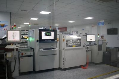 智造零距離 | 百名學員探秘SMT智造，凡億教育攜手華秋電子開啟智能工廠之旅